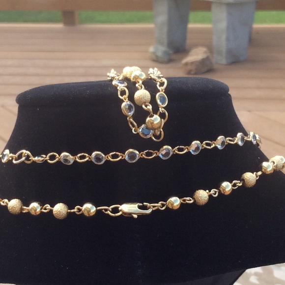 Gold Plated necklace and bracelet set - Picture 8 of 12